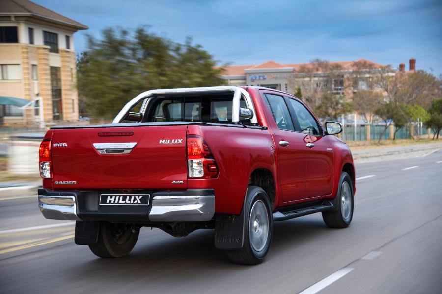  Toyota Hilux 4x4 Raider Double Cab 2018 года  (ZA) (фото 33 из 40)